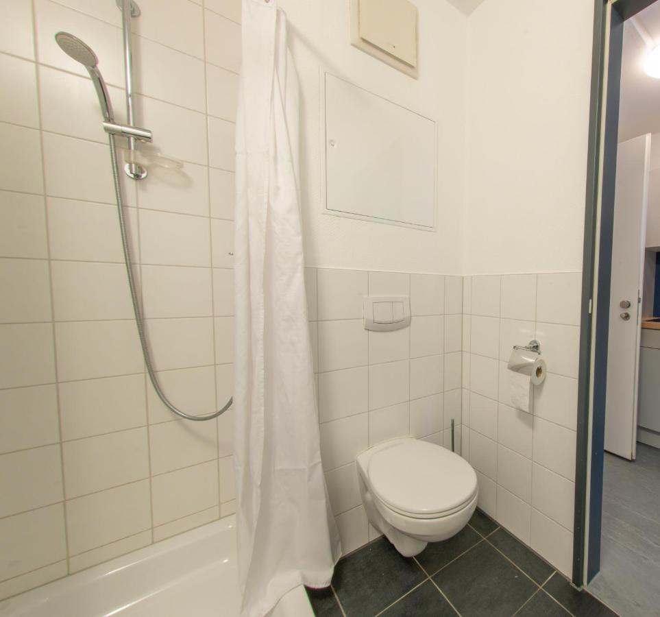 Stay Apartmenthaus Und Monteurzimmer มานไฮม์ ภายนอก รูปภาพ