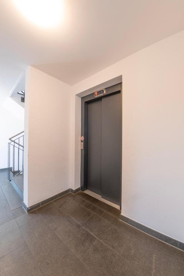 Stay Apartmenthaus Und Monteurzimmer มานไฮม์ ภายนอก รูปภาพ